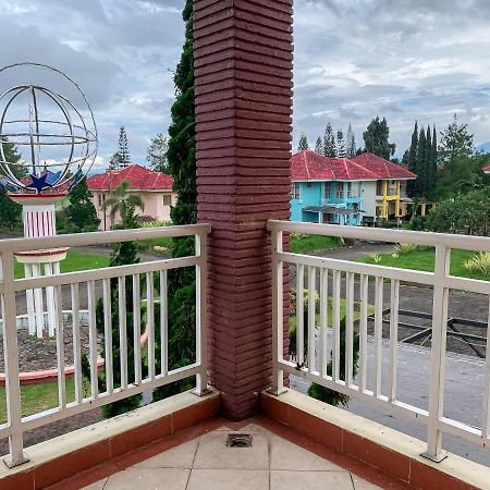 Beranda Istirahat Villa 4Br At Galaxy Resort Puncak Cikundul エクステリア 写真
