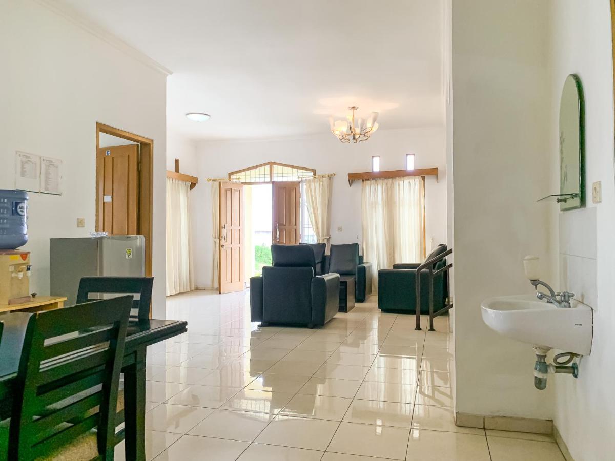 Beranda Istirahat Villa 4Br At Galaxy Resort Puncak Cikundul エクステリア 写真