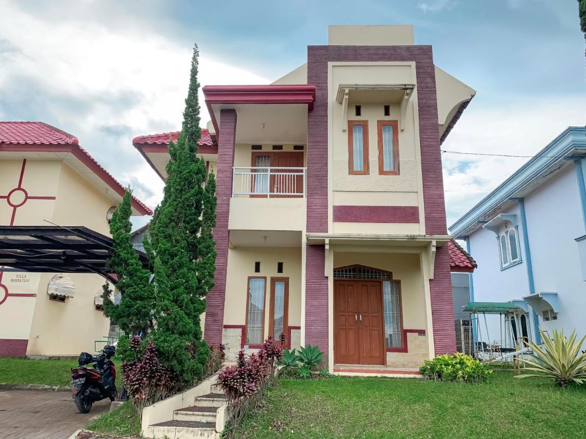 Beranda Istirahat Villa 4Br At Galaxy Resort Puncak Cikundul エクステリア 写真